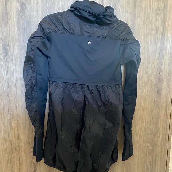 Lululemon Super Tracker Jacket - Picture 6 of 10